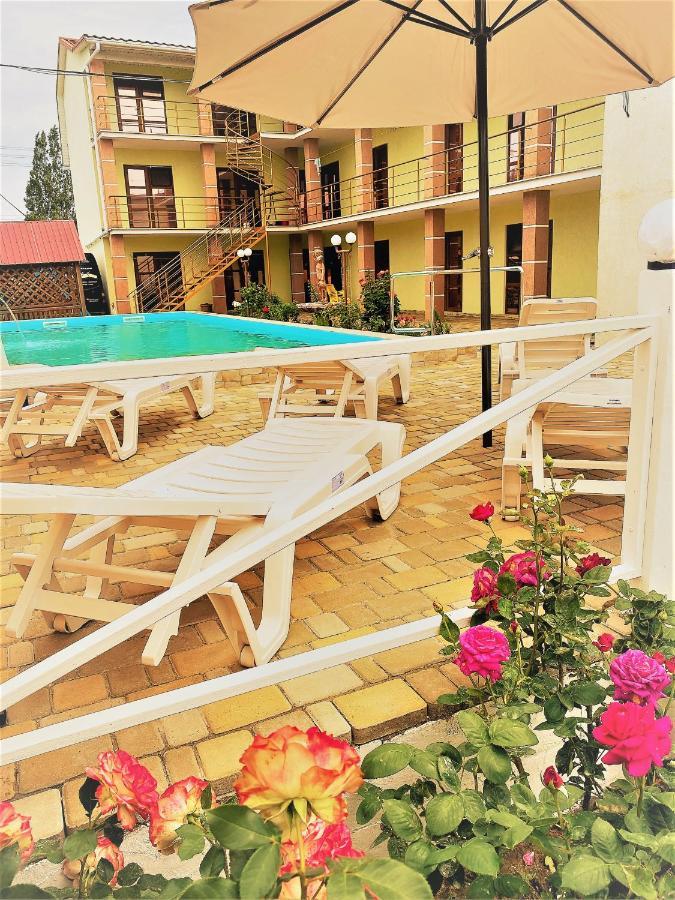 Solnechnaia Dacha Aparthotel Bugaz Exterior foto
