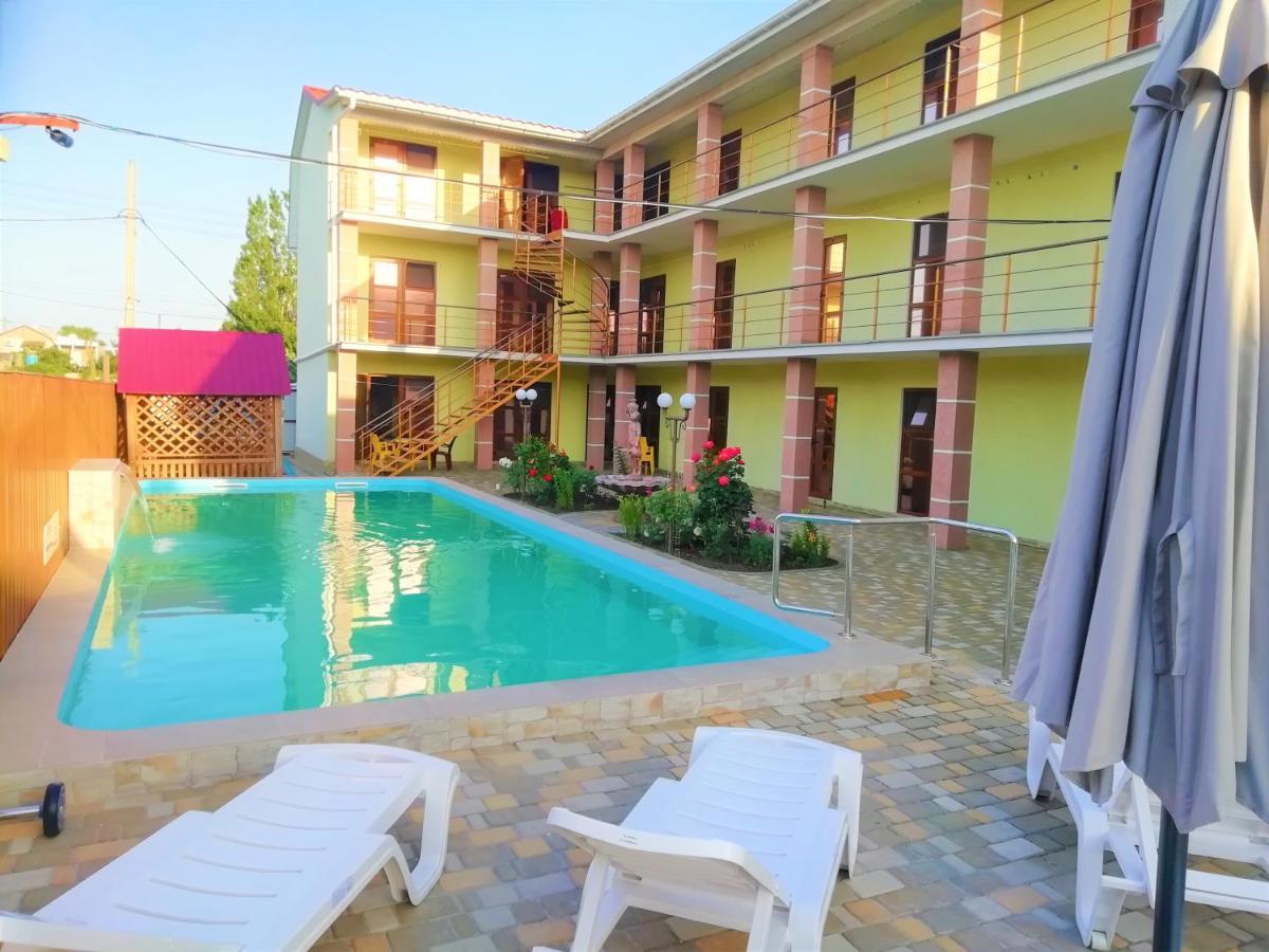 Solnechnaia Dacha Aparthotel Bugaz Exterior foto