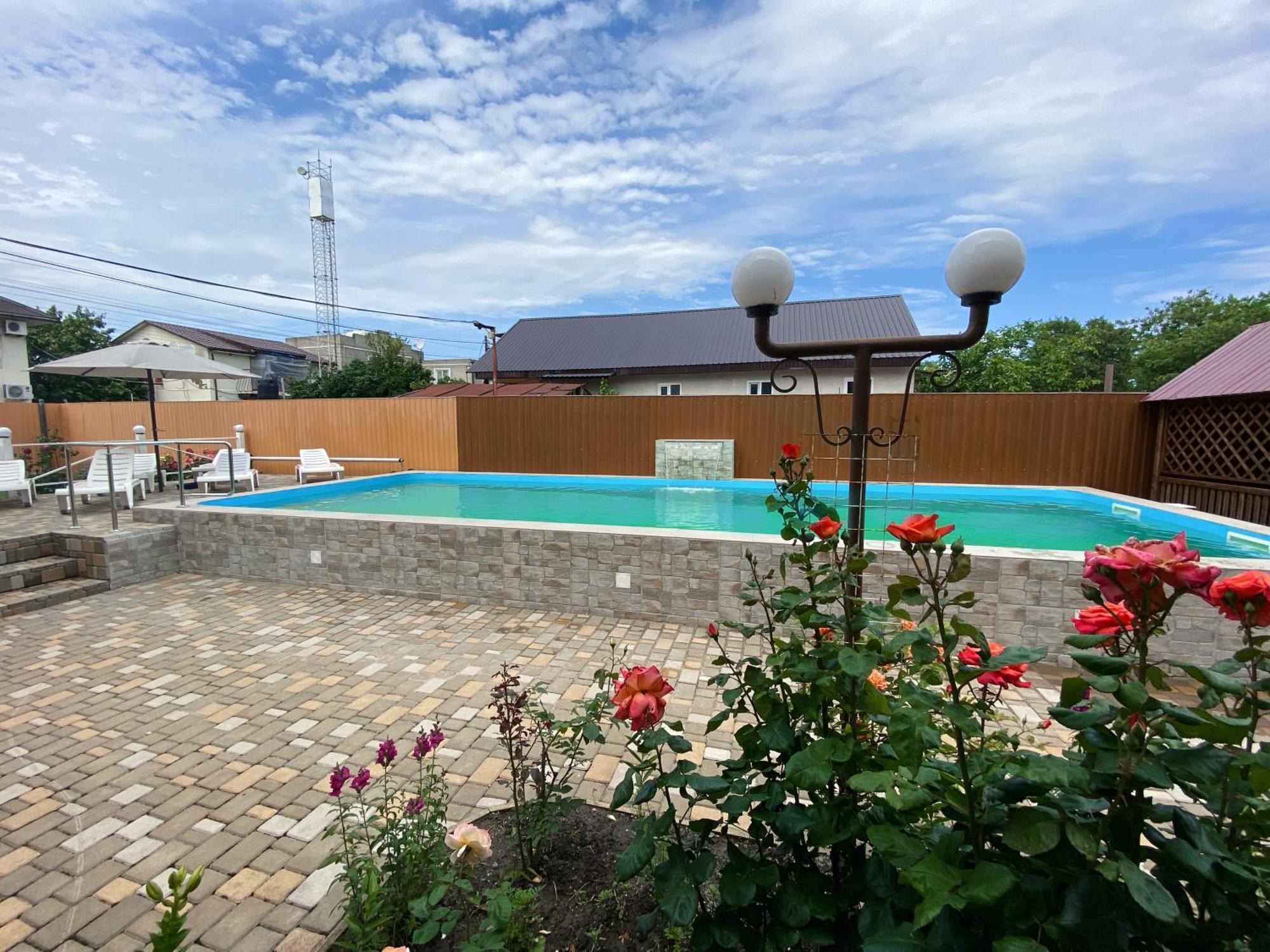 Solnechnaia Dacha Aparthotel Bugaz Exterior foto