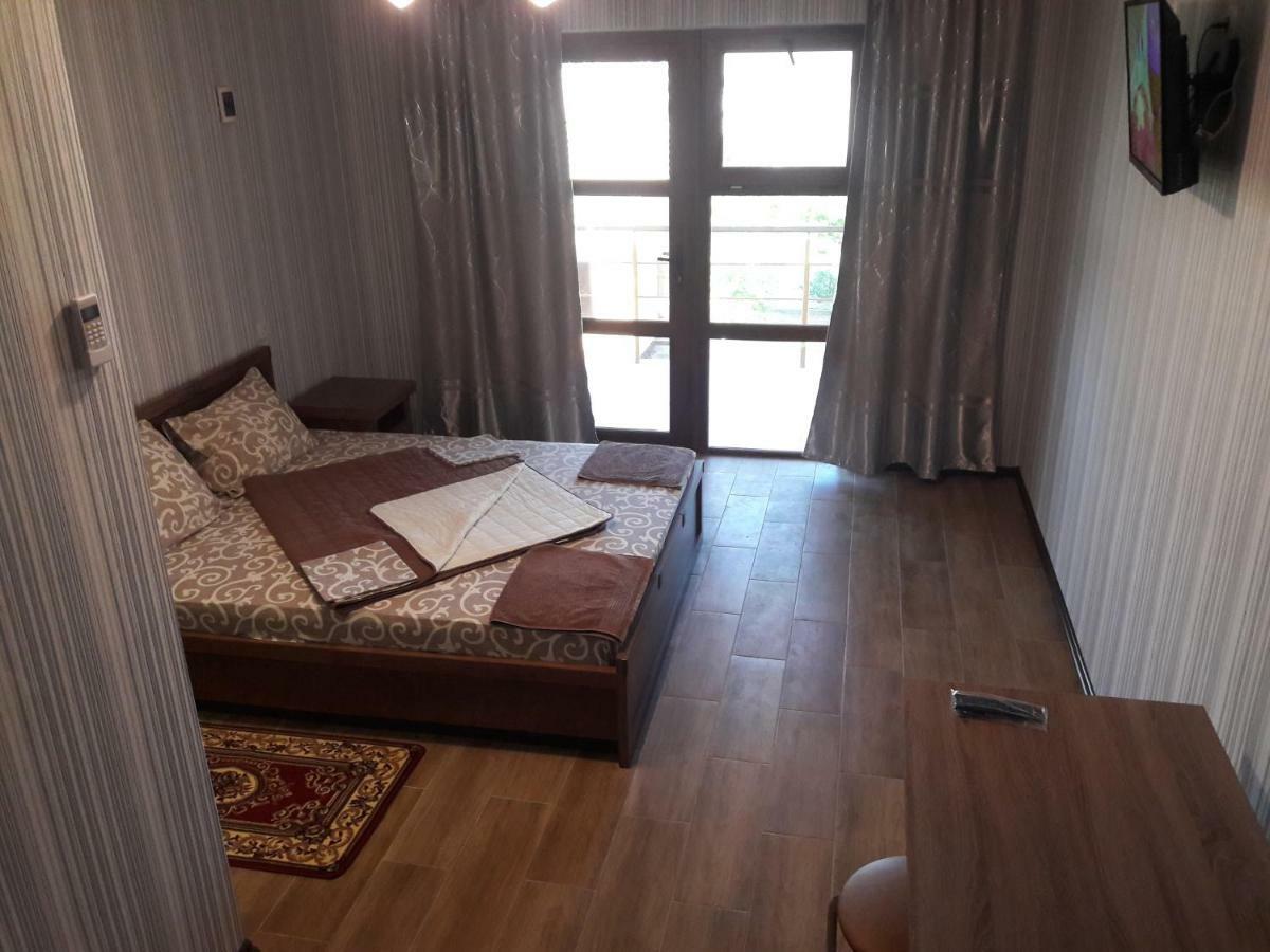 Solnechnaia Dacha Aparthotel Bugaz Exterior foto