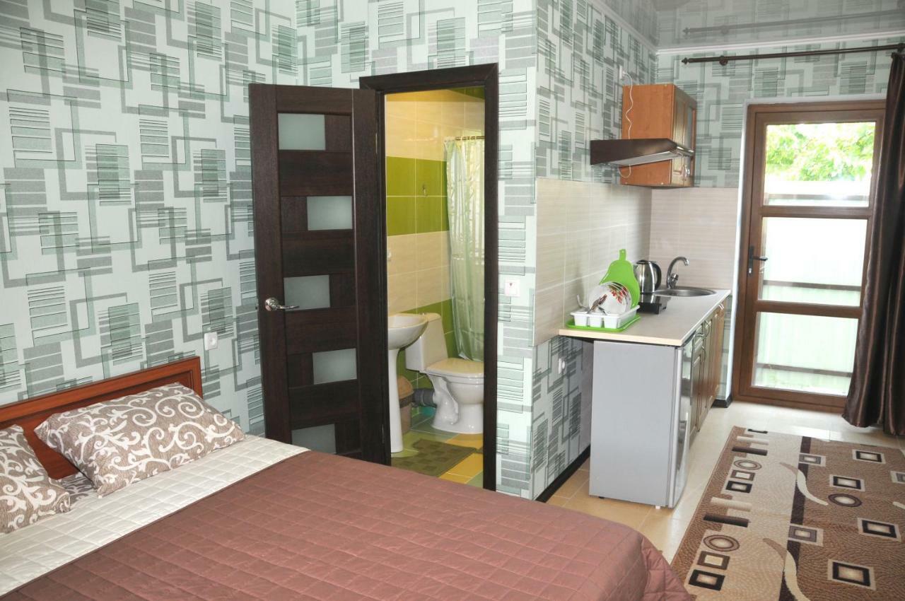 Solnechnaia Dacha Aparthotel Bugaz Exterior foto