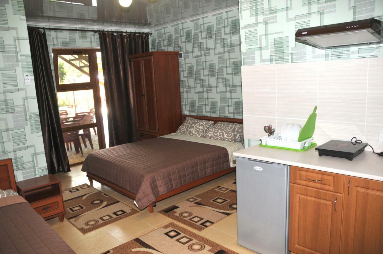 Solnechnaia Dacha Aparthotel Bugaz Exterior foto
