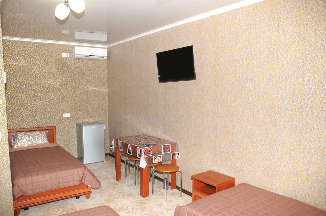 Solnechnaia Dacha Aparthotel Bugaz Exterior foto