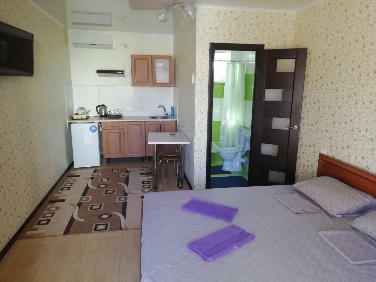 Solnechnaia Dacha Aparthotel Bugaz Cameră foto